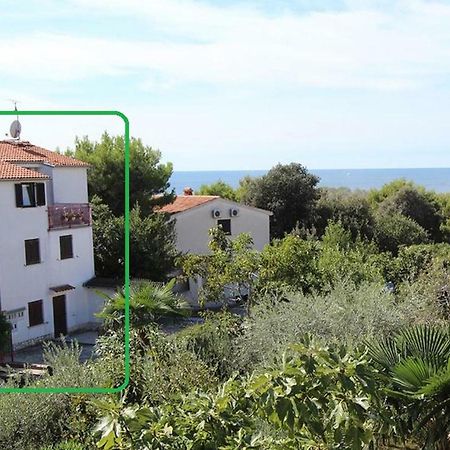 Apartmen Relax 200 M T Beach Apartment Rovinj Exterior photo